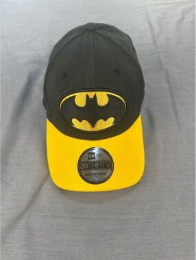 DC Comics Batman 39THIRTY Hat Mens M/L Black Yellow Logo Cap NWT